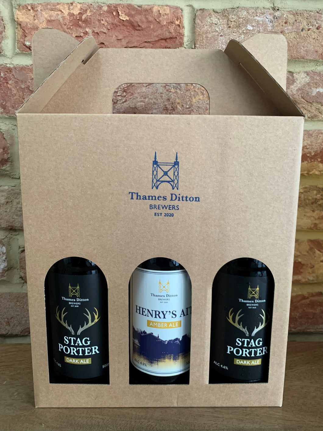 2 x 500ml Stag Porter & 1 x 500ml Henry's Ait in a Gift Presentation Box